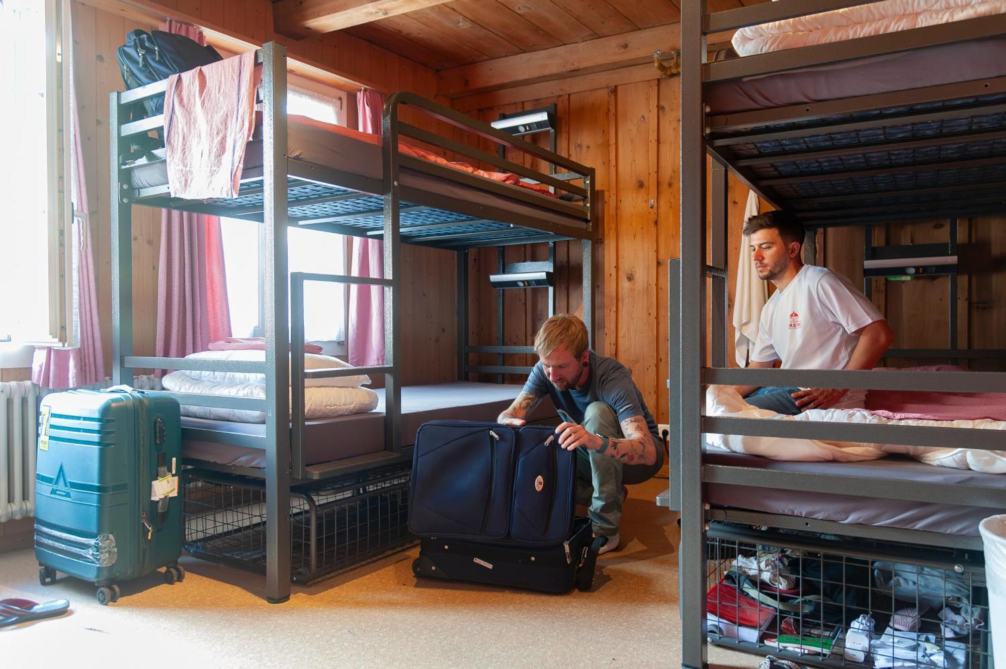 Balmers Hostel Unterseen Buitenkant foto