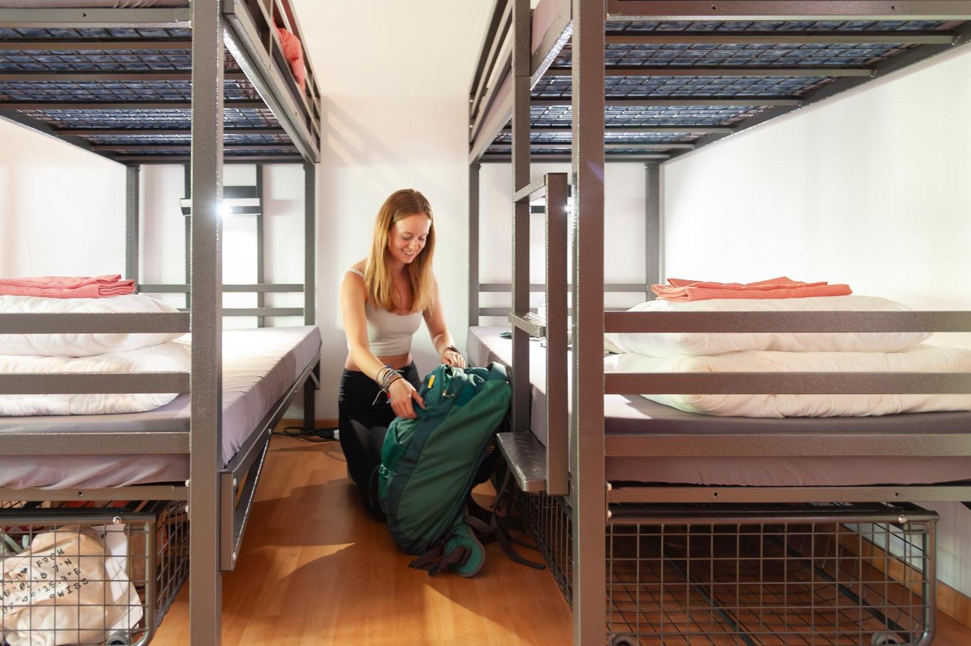 Balmers Hostel Unterseen Buitenkant foto
