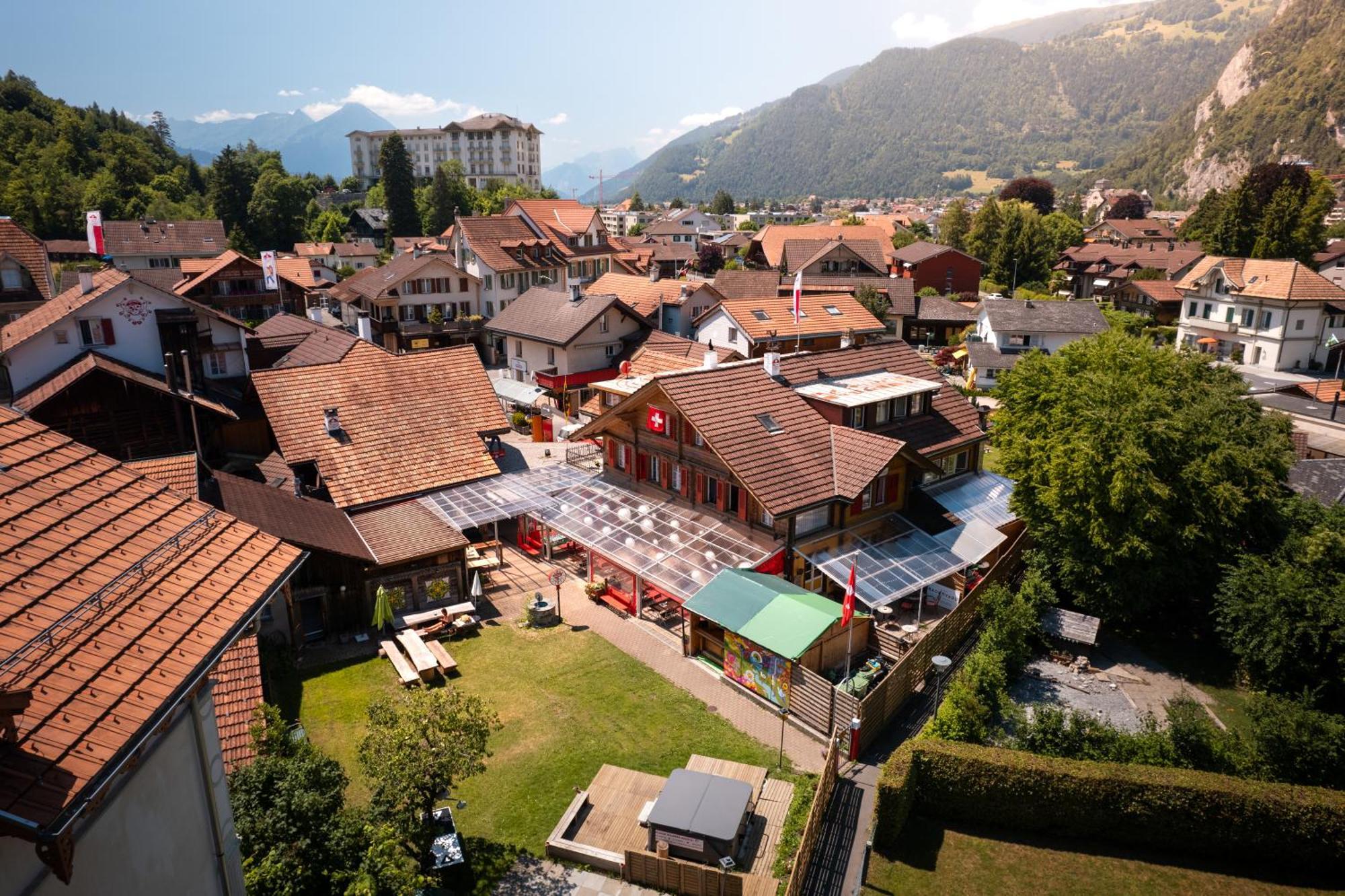 Balmers Hostel Unterseen Buitenkant foto